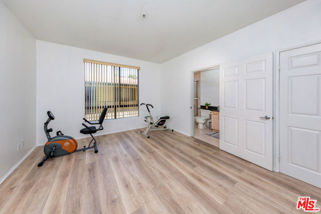 1851 Veteran Avenue, Los Angeles CA: https://media.crmls.org/mediaz/02786569-e5c5-4414-af08-ec330461f4df.jpg
