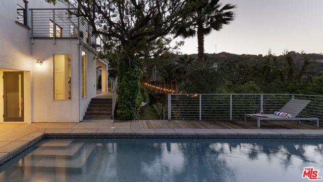 2500 Carman Crest Drive, Los Angeles CA: https://media.crmls.org/mediaz/0278d840-47ba-4d84-bc16-c77bac329522.jpg
