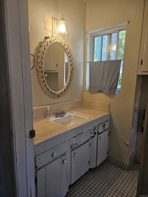Detail Gallery Image 6 of 23 For 733 Cathy, Cardiff By The Sea,  CA 92007 - 4 Beds | 2 Baths