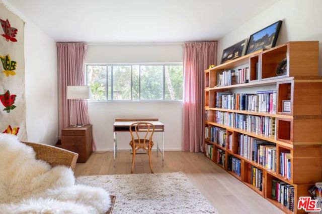 702 Cavanagh Road, Glendale CA: https://media.crmls.org/mediaz/027b2373-0b71-41b1-9ff3-4c7691cbc07c.jpg