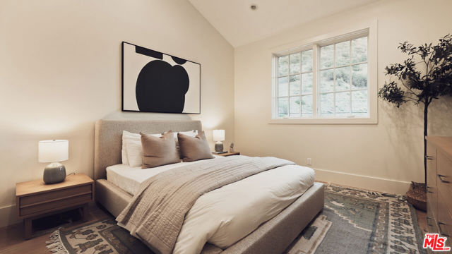 5 Bed Home for Sale in Los Angeles, California