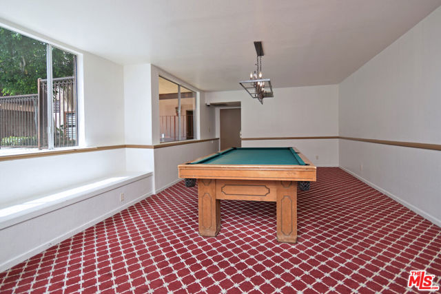 1 Bed Home for Sale in Encino, California