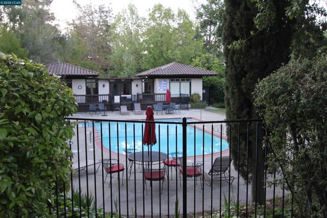 1327 Montego, Walnut Creek CA: https://media.crmls.org/mediaz/027bd503-6073-4561-8f35-b35fbfa2c87a.jpg
