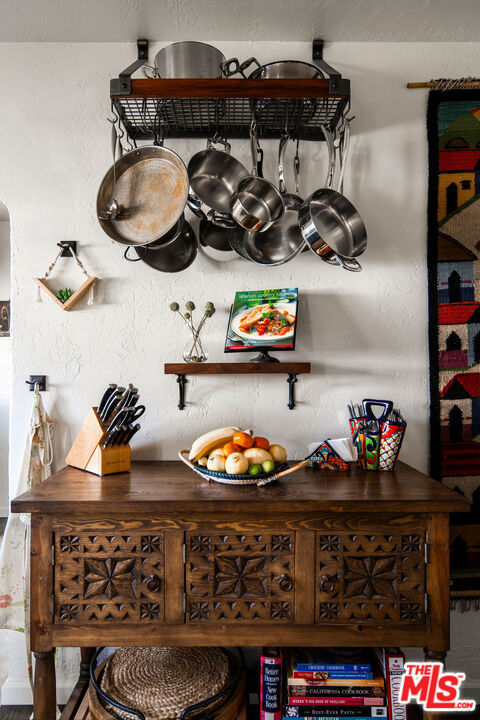 https://media.crmls.org/mediaz/027cc6d8-b3ff-4705-a917-4625cb9f4c54.jpg?preset=X-Large