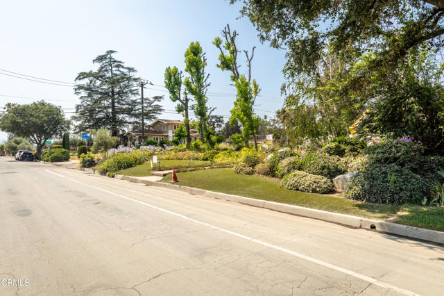 1215 E Mendocino Street, Altadena CA: https://media.crmls.org/mediaz/027cf9a5-eec5-4e14-99f8-1531b829cbb9.jpg