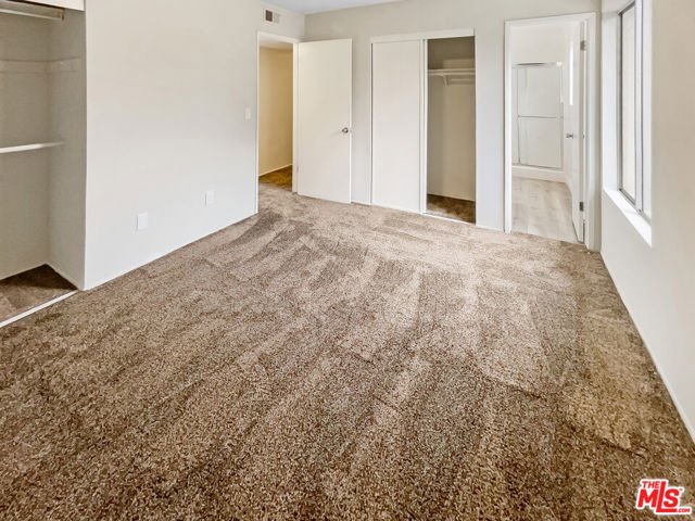 700 W La Veta Avenue, Orange CA: https://media.crmls.org/mediaz/027d18dd-4dde-4fb9-9c1a-8674946c2a66.jpg