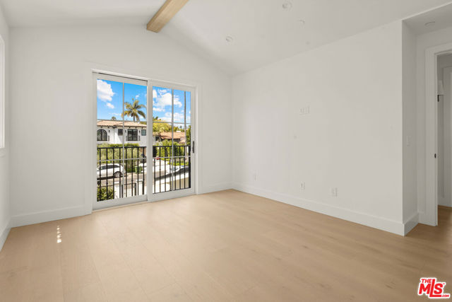 306 S Anita Avenue, Los Angeles CA: https://media.crmls.org/mediaz/027d290b-62f3-46cf-909b-a550b0ded3a4.jpg