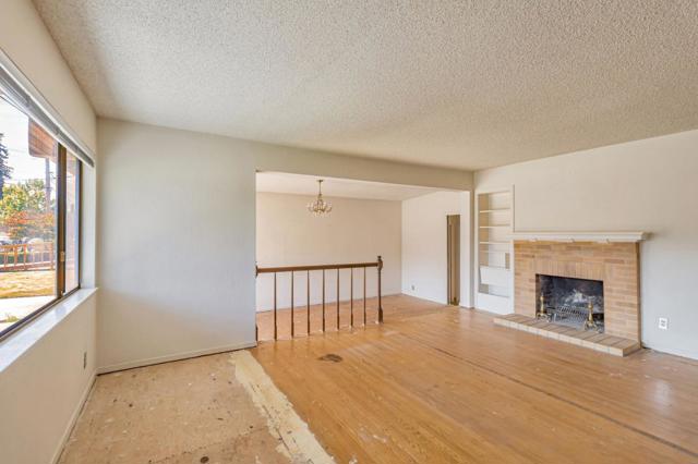 2643 Garfield Street, San Mateo CA: https://media.crmls.org/mediaz/027d8537-4f43-4fbc-9d71-ee6265c3572c.jpg