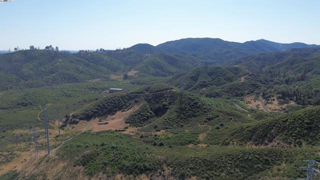 11311 Pine Flat, Healdsburg CA: https://media.crmls.org/mediaz/027d9389-3352-403b-a9e2-a507a79aa49f.jpg