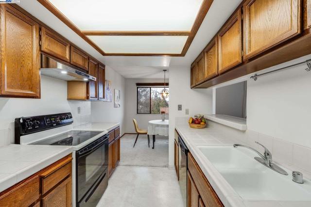 22135 Sevilla Rd, Hayward CA: https://media.crmls.org/mediaz/027d9fc0-9d3c-45a1-9ff3-cf1680c6f22a.jpg