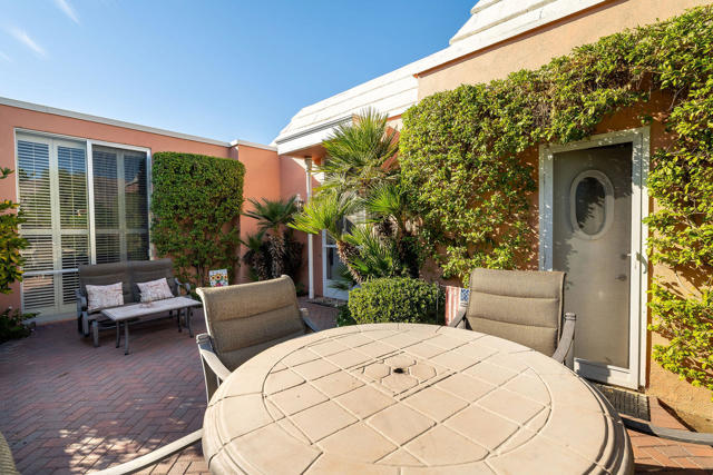 47212 Marrakesh Drive, Palm Desert CA: https://media.crmls.org/mediaz/027de3ba-3bfd-449b-9ec4-284d25a80071.jpg