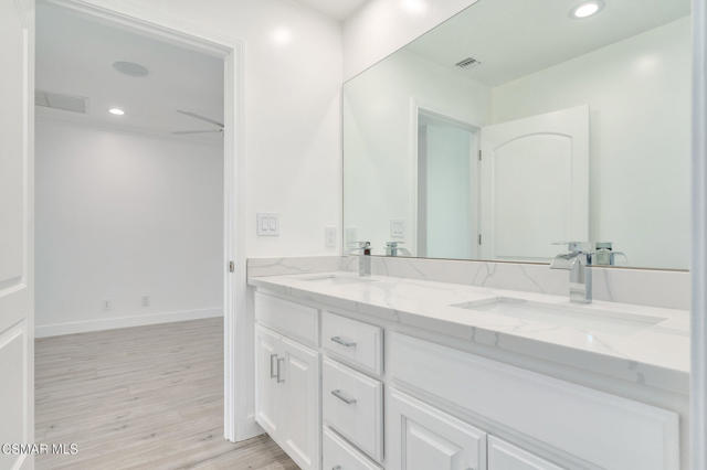 16005 Parthenia Street, North Hills CA: https://media.crmls.org/mediaz/027e0063-e4f2-441e-ab53-1635313748e9.jpg