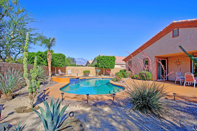 74121 E Petunia Place, Palm Desert, CA 92211