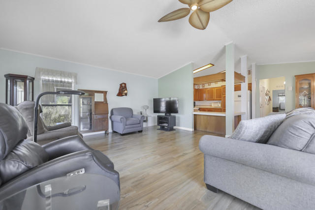 47867 Los Amigos Court, Indio CA: https://media.crmls.org/mediaz/027e76fe-f7bc-41a8-86b4-c2e928680533.jpg