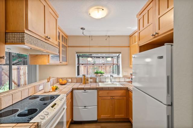 1993 Plymouth Street, Mountain View CA: https://media.crmls.org/mediaz/027f11ea-431b-4eca-9df0-7bcd0df39e63.jpg