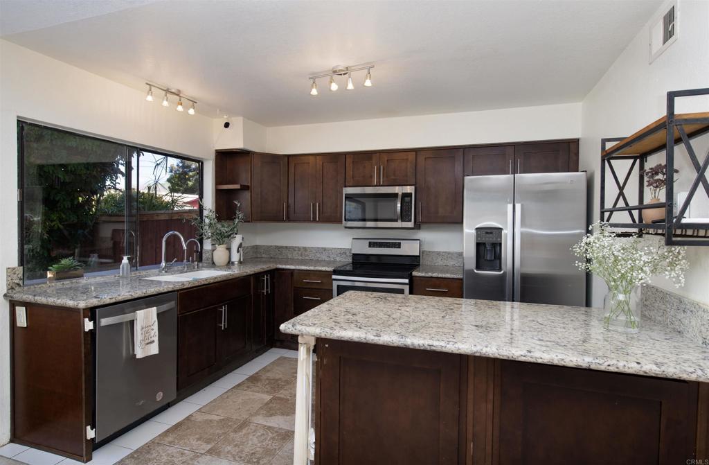 2925 Via Libertad - photo 10