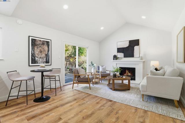 240 Carmelita Pl, Fremont CA: https://media.crmls.org/mediaz/02801d1e-f1a9-4571-8159-d295a1201ede.jpg