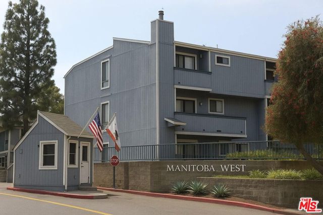 8160 Manitoba Street, Playa del Rey CA: https://media.crmls.org/mediaz/028031a8-f77f-4d2b-bd1b-9bd3832cb424.jpg