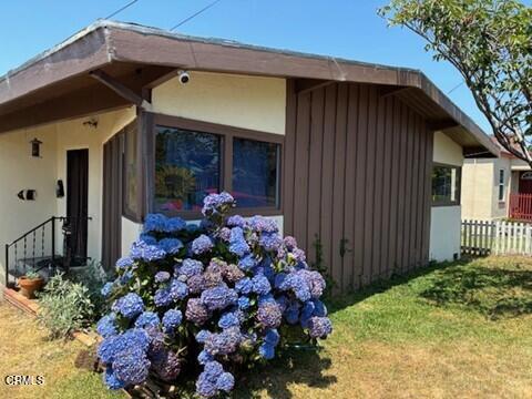 Detail Gallery Image 2 of 10 For 627 629 N Harrison St, Fort Bragg,  CA 95437 - 2 Beds | 1 Baths