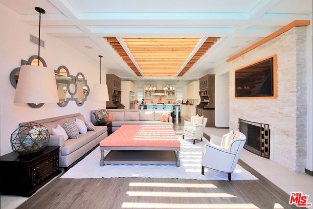 3054 Elvido Drive, Los Angeles CA: https://media.crmls.org/mediaz/02808e2a-9a3c-4fcf-97ac-7f07b80625ae.jpg