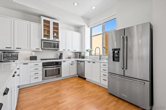 465 S Cleveland St, Oceanside CA: https://media.crmls.org/mediaz/0280f281-6199-4ef1-bb8f-06f38a07ce17.jpg