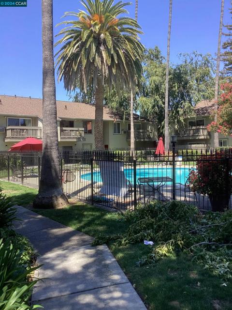 2560 WALNUT BLVD., Walnut Creek, California 94596, 1 Bedroom Bedrooms, ,1 BathroomBathrooms,Condominium,For Sale,WALNUT BLVD.,41068689