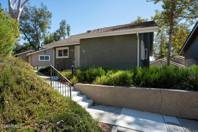 191 Rockrose Lane, Oak Park CA: https://media.crmls.org/mediaz/028183d9-e255-4961-aeb9-274e172ed413.jpg