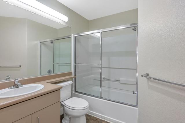 35511 Monterra Terrace, Union City CA: https://media.crmls.org/mediaz/0281e72c-6471-4a23-887d-0dc9b730e1cc.jpg