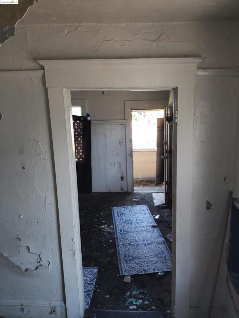 Image 8 of 20 For 5580 Fremont St