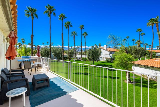 688 Vista Lago N Circle, Palm Desert CA: https://media.crmls.org/mediaz/0282a101-4edd-4e1e-af08-9cfe8436a4ee.jpg