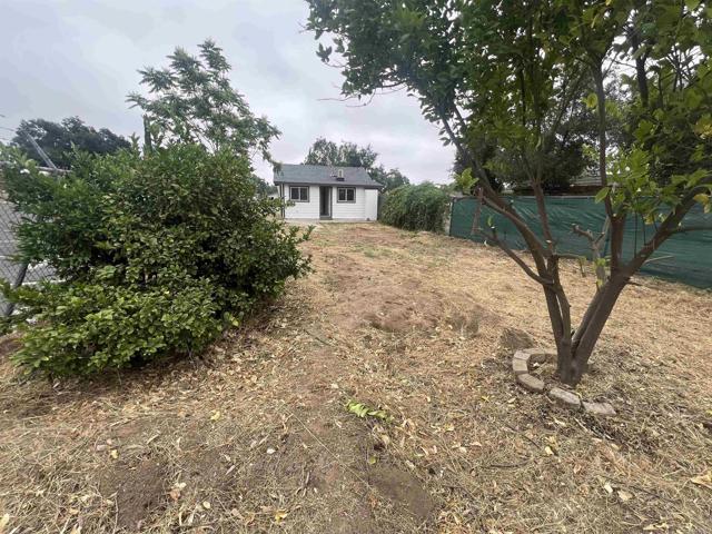 1021 D Street, Ramona CA: https://media.crmls.org/mediaz/0282ee50-293e-49e0-bbeb-0a82a5f5b1ea.jpg
