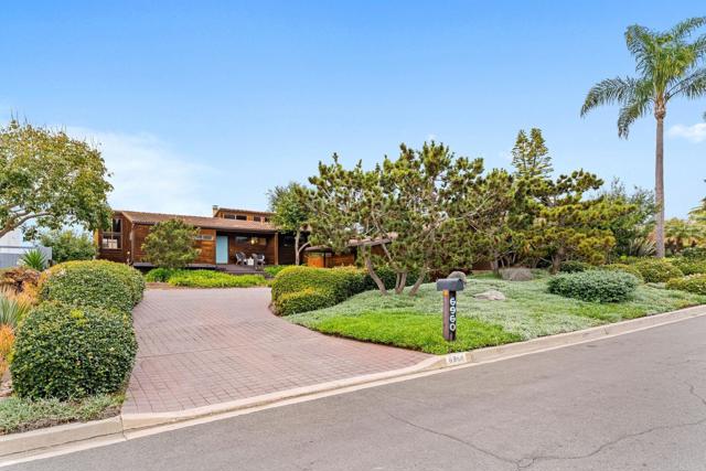 6960 Via Estrada, La Jolla CA: https://media.crmls.org/mediaz/0283096d-05ec-488c-b0e7-bcb5269eb4df.jpg