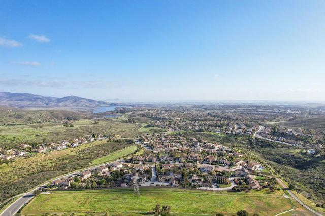 3043 Adams Ranch Ct, Chula Vista CA: https://media.crmls.org/mediaz/02836e2e-0039-47b8-aaad-369e899aca10.jpg