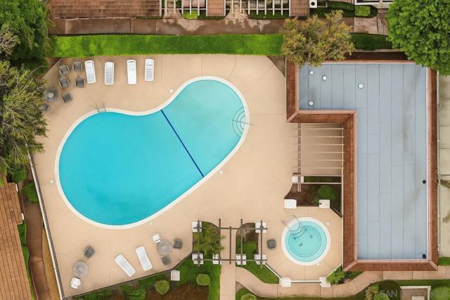 9757 Caminito Cuadro, San Diego CA: https://media.crmls.org/mediaz/0283f2a6-e82e-49cb-b495-55a8ae53e305.jpg