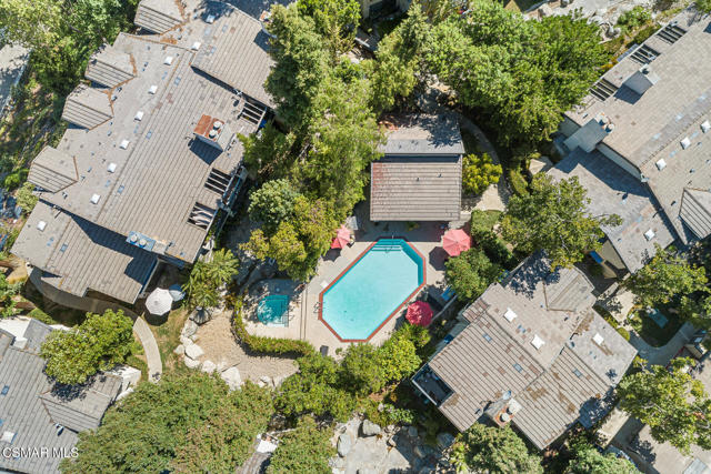 5720 Skyview Way, Agoura Hills CA: https://media.crmls.org/mediaz/0284df30-c336-4ec6-a3d9-9a23117b7c41.jpg