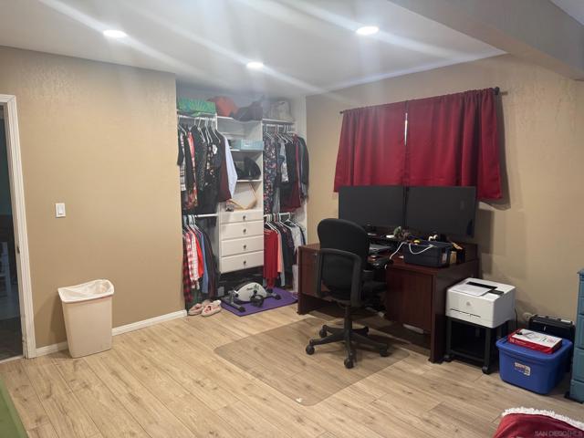 12710 Montauk St, Poway CA: https://media.crmls.org/mediaz/02857dd4-4035-46f6-927e-32c99b395236.jpg