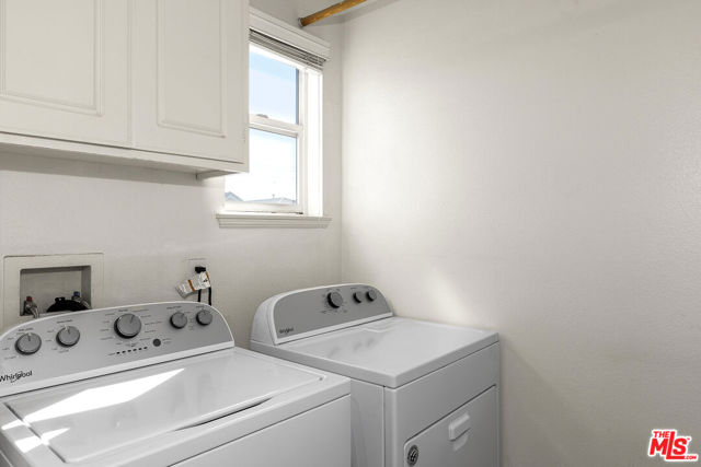 30319 Cedar Oak Lane, Castaic CA: https://media.crmls.org/mediaz/02858eda-4431-4a22-9d91-3b2d0b9ca28b.jpg