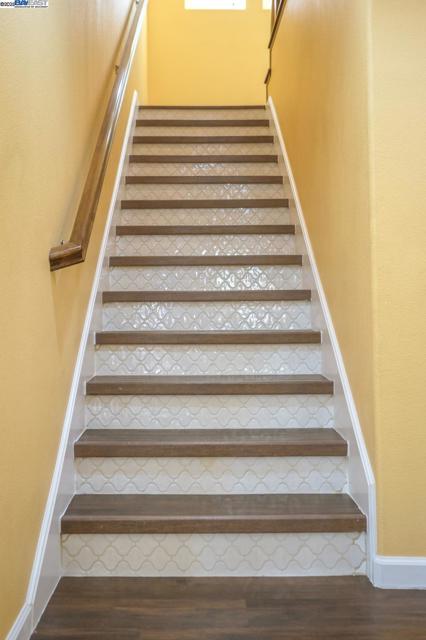 3252 Carpenter Way, San Ramon CA: https://media.crmls.org/mediaz/0285c359-8639-476e-85b9-3d8958269169.jpg