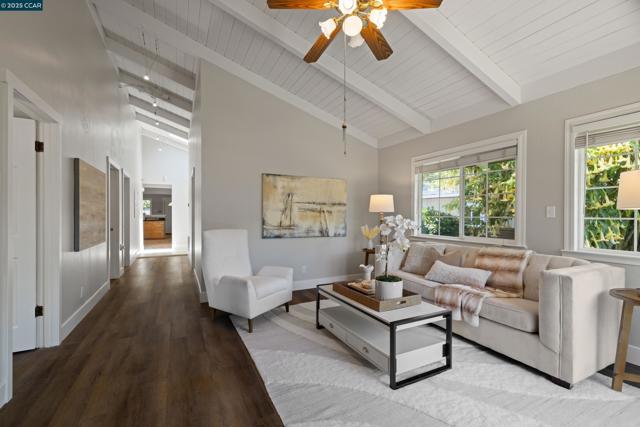 6417 Sunnymere Ave, Oakland CA: https://media.crmls.org/mediaz/0285ff47-bb00-4a48-880e-76901a85a400.jpg