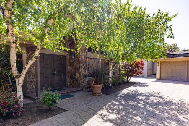86 Belbrook Way, Atherton CA: https://media.crmls.org/mediaz/0286954b-86f7-4e54-9141-643c719bd92f.jpg