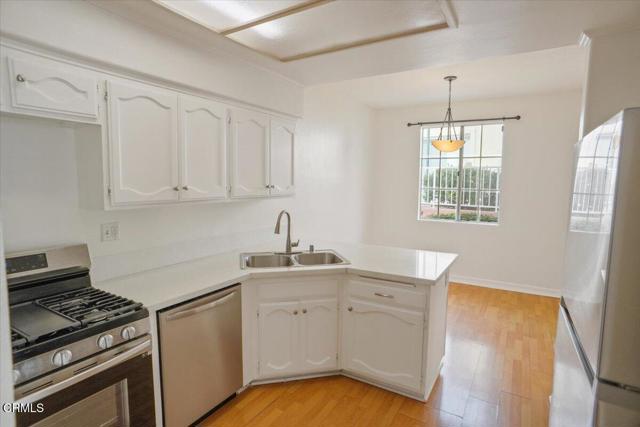 Detail Gallery Image 9 of 16 For 18114 Flynn Dr #3602,  Santa Clarita,  CA 91387 - 3 Beds | 2/1 Baths