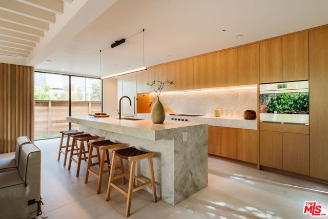 744 Amoroso Place, Venice CA: https://media.crmls.org/mediaz/0286e63f-a47d-4fa1-938a-7f3154664fcd.jpg