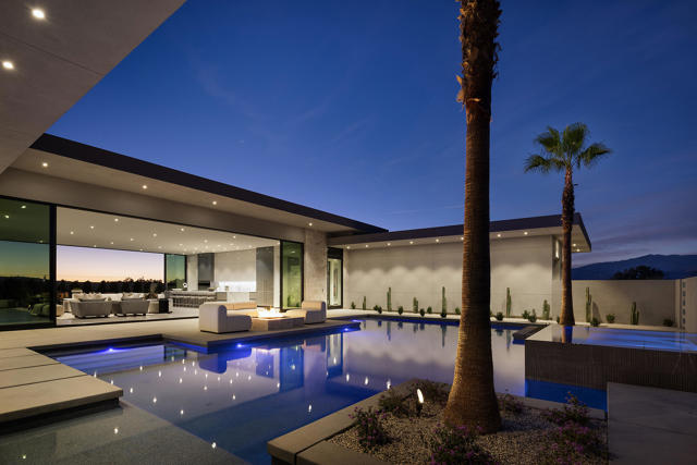 16 Via Linea, Rancho Mirage CA: https://media.crmls.org/mediaz/02873dfc-798e-44b4-83e5-49f70b2c080e.jpg