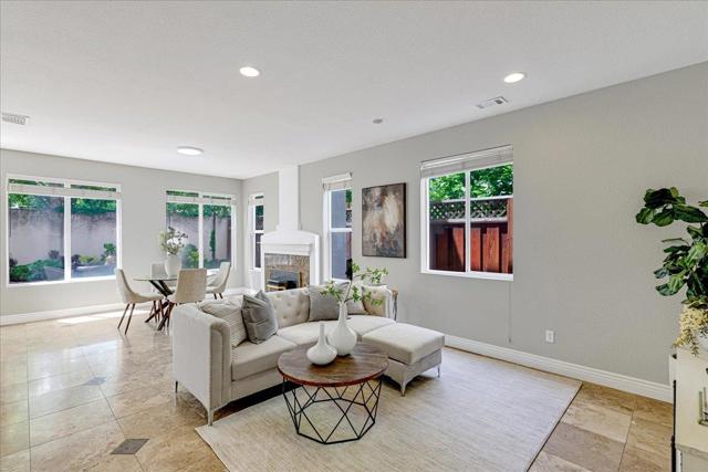 4480 Peacock Court, Dublin CA: https://media.crmls.org/mediaz/028788f5-a946-47fd-84e4-5512fb60894c.jpg