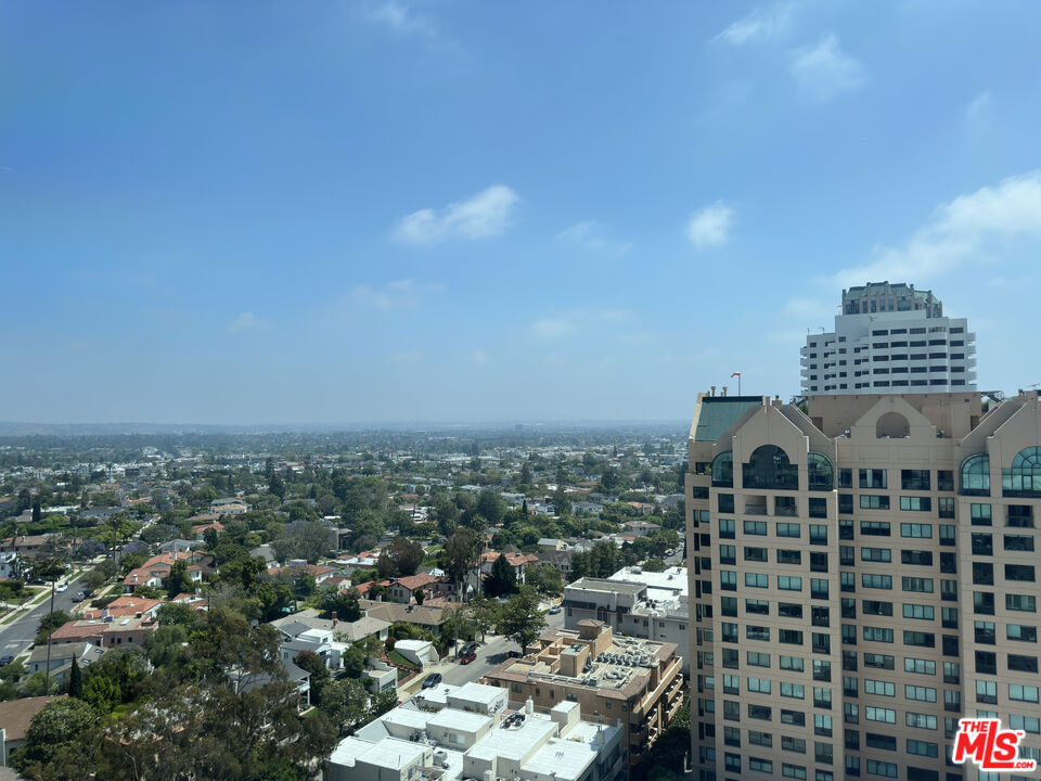 https://media.crmls.org/mediaz/02885c42-4536-44a3-ae12-da92ab7774cc.jpg?preset=X-Large