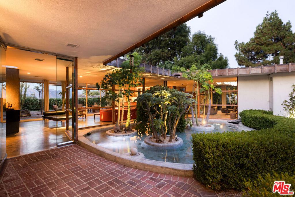 3307 Bonnie Hill Drive