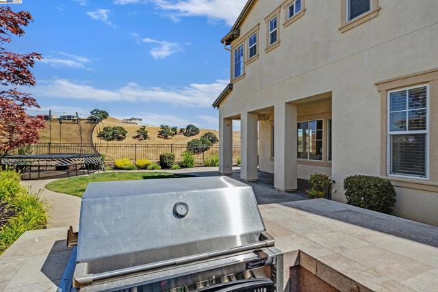 1359 Monterosso St, Danville CA: https://media.crmls.org/mediaz/02892972-664e-45d3-8a4c-414d8ee00aff.jpg
