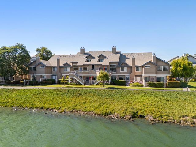 2309 Vista Del Mar, San Mateo CA: https://media.crmls.org/mediaz/028a1015-1ce1-4e71-bf93-a8f367e98220.jpg