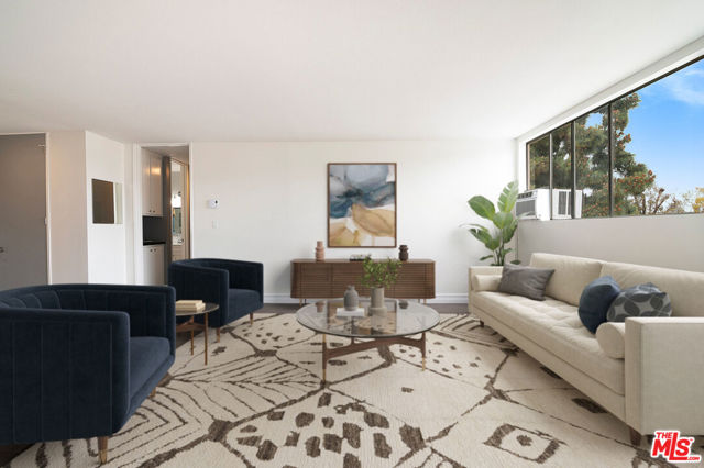 6000 Canterbury Drive, Culver City CA: https://media.crmls.org/mediaz/028b1ad1-080f-4822-90ac-d9b714c42f2d.jpg