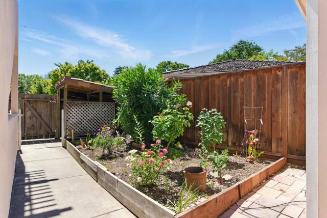 41 Regent Place, Palo Alto CA: https://media.crmls.org/mediaz/028bf636-4857-4469-9aca-53a1a2133761.jpg